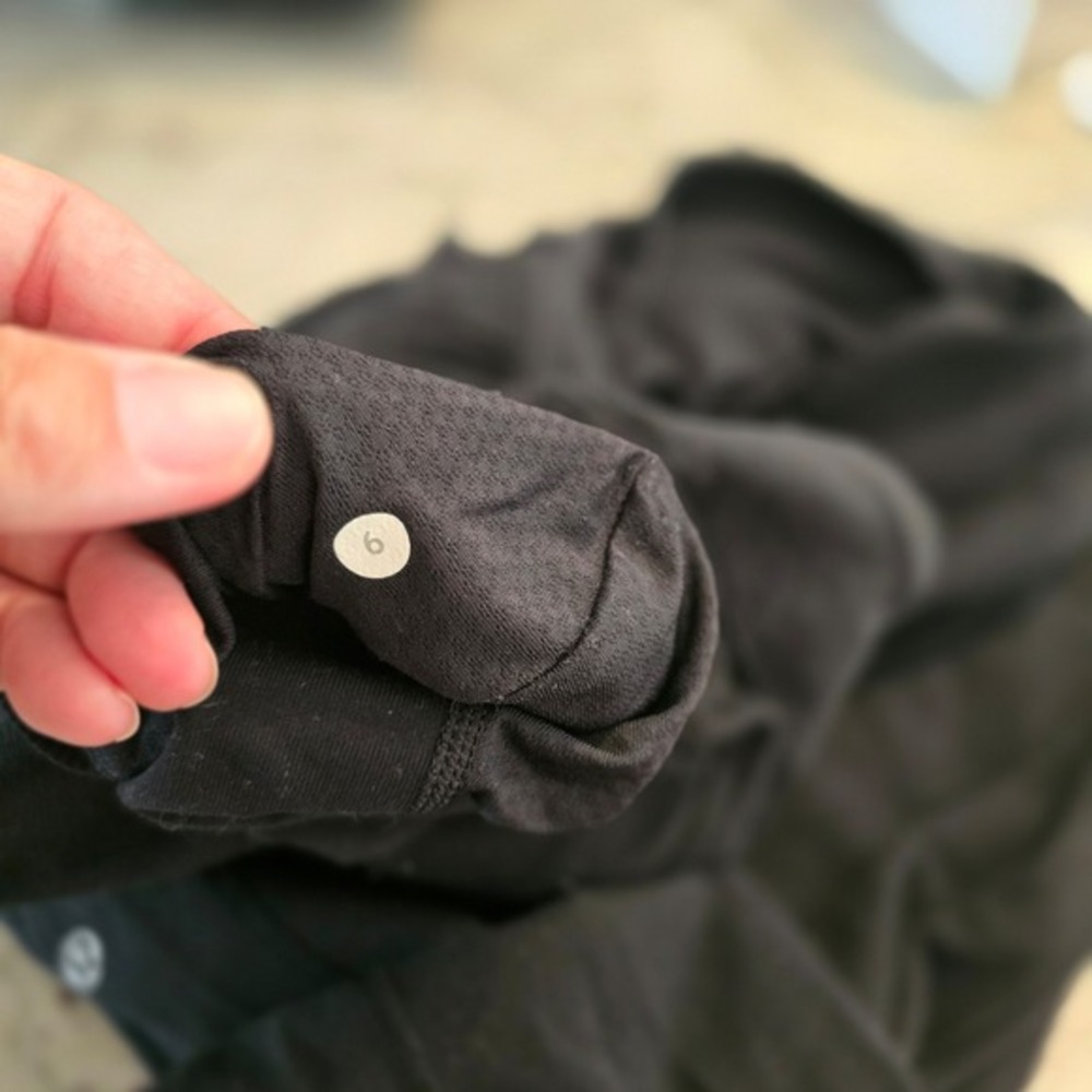 Lululemon womens joggers size.6